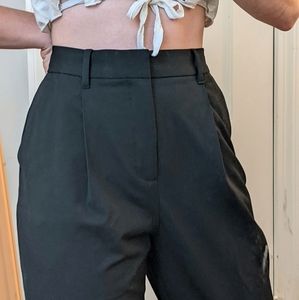 🖤Black high-rise tapered pants!